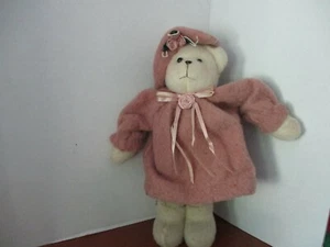 Peluche ORSO FREE STANDING 18" con CAPPOTTO E CAPPELLO ROSA ~ Base in legno - Foto 1 di 1