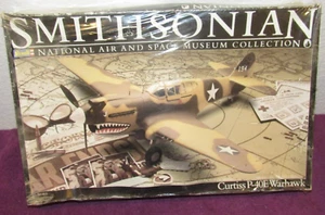 Vintage 1986 Smithsonian Collection Curtiss P-40E Warhawk Model Airplane Revell - Imagen 1 de 1