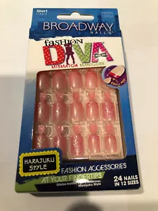 New! Broadway Nails Fashion Diva Mismatch Manicure (Light pink) - Picture 1 of 3
