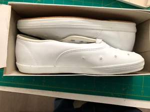 NUEVO EN CAJA Zapatos Para Mujer Talla 8.5 Keds Blanco Estrás Tenis - Imagen 1 de 4
