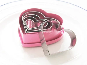 5 KEKS ROSA RETRO HERZ AUSSTECHFORMEN KÜCHE WEIHNACHTSDEKO VINTAGE PARTY - Bild 1 von 7