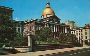 POSTCARD State House, Massachusetts State Capitol Building, Beacon Hill - Picture 1 of 2
