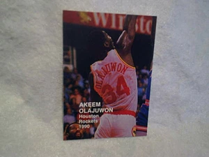 1990 AKEEM OLAJUWON N.B.A SUPERSTARS CARD,Houston Rockets,nba,HOF,hakeem,RARA - Foto 1 di 2