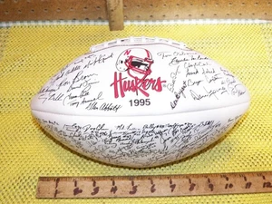 1995 NEBRASKA HUSKERS CORNHUSKERS Team Facsimile Signed Football - Picture 1 of 4