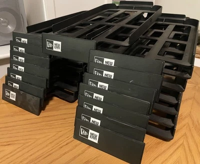 NUEVO ERA Marca Logo Auténtico L Listón Sombrero Bandeja Estante de Tienda Minorista Lote de 15 Foto 1 de 4