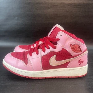 Nike Air Jordan 1 Mid Kids 4.5Y Valentines Day Heart Pink Red Basketball Shoes - Picture 1 of 9
