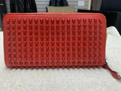 Cartera Christian Louboutin Panettone Cuero Rojo Punta Cremallera Alrededor Foto 1 de 4