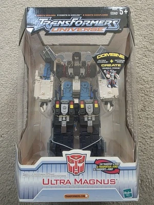 Transformers Universe 2002 Sams Club Exclusive Ultra Magnus - Image 1 of 4