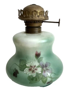 Antike viktorianische Petroleum Öl Tischlampe bicolor grün Farbton bemalt Stiefmütterchen - Bild 1 von 11