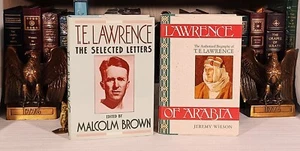 2 LOTS T.E LAWRENCE THE SELECTED LETTERS AND THE BIOGRAPHY OF T.E LAWRENCE HC VG - Bild 1 von 17