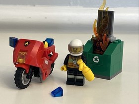 LEGO CITY: Fire Motorcycle (60000) - 100% Complete