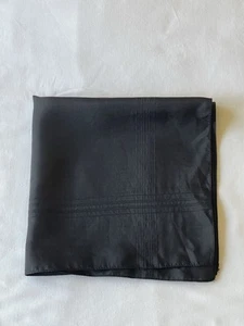 Pañuelo/pañuelo de bolsillo de seda negro vintage - hecho en inglés - Imagen 1 de 3