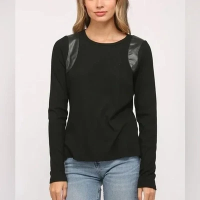 Blusa preta nova com etiquetas Nicki Minaj acabamento em couro sintético manga longa tamanho XS - Imagem 1 de 4