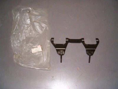 N.O.S. Soporte de calibre para Yamaha XS400 1982-1983-$33 Foto 1 de 4