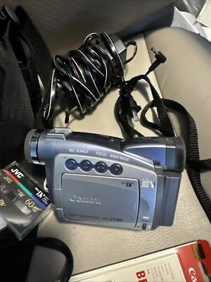 Canon ZR80 Mini DV Camcorder with case, battery pack, 2 blank tapes - Image 1 of 3