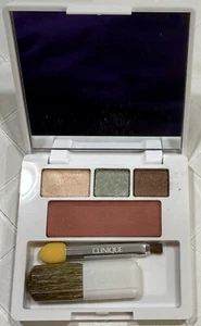 Clinique Colour Surge Eye Shadow Trio and blush - Picture 1 of 3