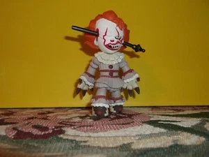 Funko Mystery Minis IT Pennywise with Rod Walgreens Exclusive 1/36 - Bild 1 von 2