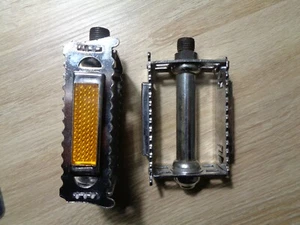 PEDALE METALIQUE NEUVE VELO ANCIEN STOCK SANS MARQUE 9/16" PEUGEOT MOTOBECANE - Picture 1 of 6