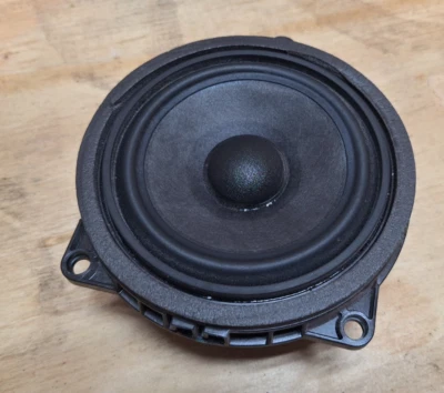 BMW 3 Series G20 G21 G80 G81 Harman/Kardon Rear Front Door Speaker 2622469 - Image 1 of 4