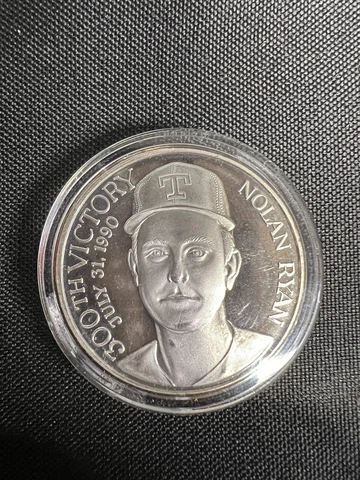 1990 Nolan Ryan 1 Troy Ounce Silver Coin - 300 Career Victories (MINT) Cover