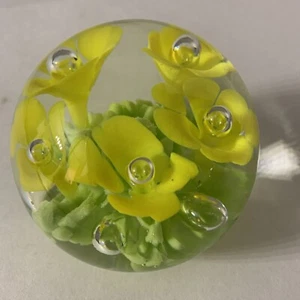 Maude & Bob St. Claire 1977 Paperweight Yellow Flowers And  Bubbles Art Glass - Picture 1 of 12