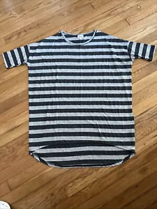 Women's LuLaRoe Gray Black Striped Classic T Size Medium - Picture 1 of 2