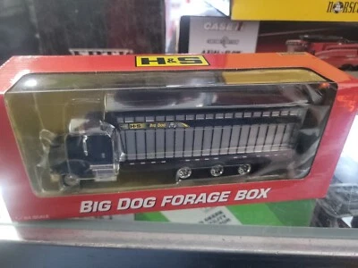 1:64 H&S Big Dog Forage Box w/ Peterbilt 385, SpecCast - Image 1 of 4