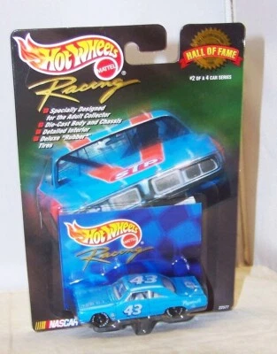 1:64 1999 HOT WHEELS RACING HALL OF FAME '67 PLYMOUTH #43 STP RICHARD PETTY 2/4 - Image 1 of 2