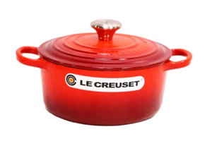 Le Creuset 2-Qt. Signature Enameled Cast Iron Round Dutch Oven (Cracked) - Picture 1 of 4