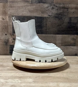 Lane Bryant Womens Ivory Rose Dream Cloud Faux-Leather Super Lug Bootie Size 10W - Picture 1 of 8
