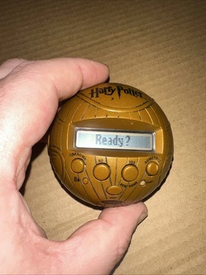 Radica Harry Potter Golden Snitch 20Q 20 preguntas juego electrónico portátil 2007 Foto 1 de 4