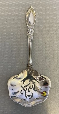 Toalha KING RICHARD prata esterlina colher de noz doce perfurada tigela com babados 6" - Imagem 1 de 4