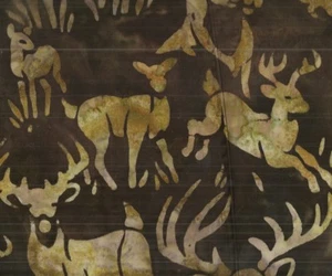 Wildlife Sanctuary 4 Hirsche Erde braun Batik Kaufman Stoff - Bild 1 von 1