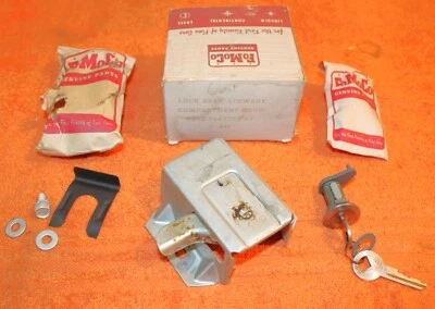 Ford Fairlane Wagon 1963 1964 nuevo compartimento de almacenamiento trasero cerradura de puerta conjunto de pestillo Foto 1 de 4