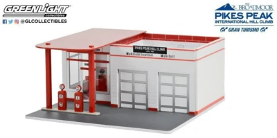 GREENLIGHT 1:64 Mechanic's Corner Series 10 Vintage Gas Station Gran Turismo - Image 1 of 2