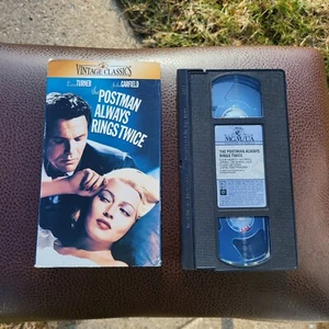 The Postman Always Rings Twice 1946 VHS 1996 John Garfield Lana Turner MGM B&W - Foto 1 di 7