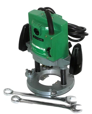HITACHI TR-12 PLUNGE ROUTER 1/2' POWERFULL **EXCELLENT CONDITION PERFECT WORKING - image 1 of 4