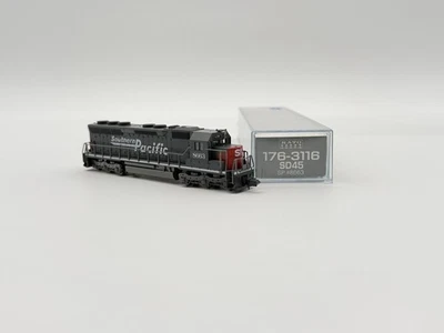 KATO - N - SP Southern Pacific - SD45 Diesel Loco #8663  - Train 176-3116 - Image 1 of 4