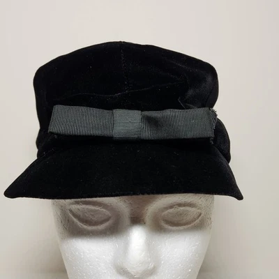Sombrero para mujer vintage hecho en Unión de terciopelo negro con cinta frontal estilo pastillero Foto 1 de 4