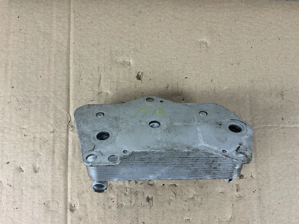 Enfriador de aceite de motor Audi A3 2015-2020 OEM Foto 1 de 4
