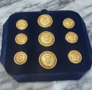 WATERBURY Congreso de los Estados Unidos 9 piezas metal BOTÓN SET REGALO ÁGUILA TONO DORADO DE COLECCIÓN - Imagen 1 de 21
