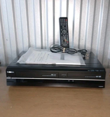 Toshiba DVR620KU Dolby DTS HDMI Combo VHS Recorder DVD Player W/ Remote & Manual - Image 1 of 4