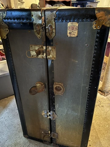 Antique Everwear Steamer Standing Trunk Cover