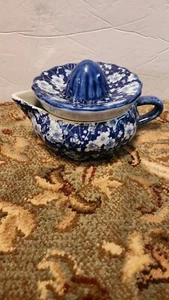 Ottimo spremiagrumi floreale vintage Cina in ceramica blu e bianca Ironstone! - Foto 1 di 9