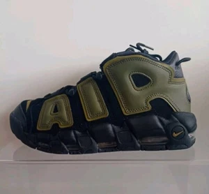 NIKE AIR MORE UPTEMPO '96,, verde grezzo'' TAGLIA UK 7,5 EUR 42 (DH8011 001) - Foto 1 di 8