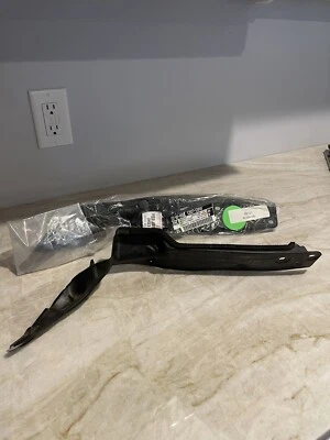 LEXUS IS300 DELANTERO R&L LATERAL GUARDABARROS AISLANTE SELLO PROTECTOR CUBIERTA FABRICANTE ORIGINAL 2014-20 Foto 1 de 4