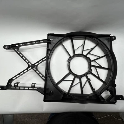 Vauxhall Astra G Fan Shroud Radiator Engine Cooling Grille Genuine GM 3135103491 - Image 1 of 4