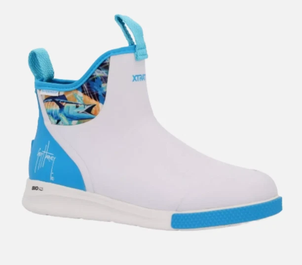 Bota al tobillo XTRATUF® para hombre 6" Guy Harvey blanca y azul XADSMGH1 Foto 1 de 1