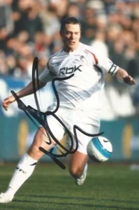 FOTO DE ACCIÓN 6x4 firmada por Kevin Nolan Bolton: + certificado de autenticidad - Imagen 1 de 1