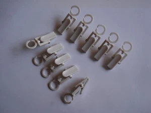 Lot de 10 pinces sur crochet Blanc pour suspendre photo etiquette prix... - Imagen 1 de 3